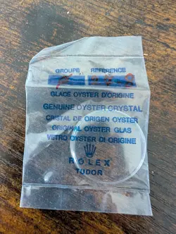 ROLEX TUDOR - NOS ORIGINAL OYSTER PLASTIC CRYSTAL NO CYCLOPS WINDOW - PART 27.8