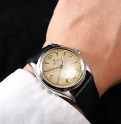 UNISEX VINTAGE WATCH