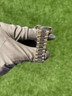 1990 Rolex Day-Date President 18K Yellow Gold 36mm Champagne Stick Dial 18238