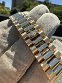 1990 Rolex Day-Date President 18K Yellow Gold 36mm Champagne Stick Dial 18238