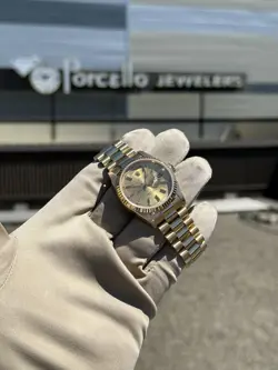 1990 Rolex Day-Date President 18K Yellow Gold 36mm Champagne Stick Dial 18238