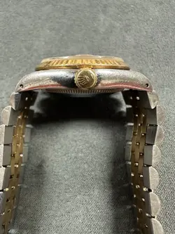 MIDSIZE DIAMOND DIAL