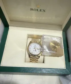 ROLEX PRESIDENT DAY-DATE 40 MM, OYSTER,  18 CT YELLOW GOLD 2021 COMPLETE SET