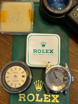 1970 ROLEX REF 1500 OYSTER PERPETUAL DATE 34MM MIDDLE CASE DIAL SET