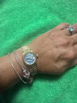 ROLEX LADY-DATEJUST SILVER OYSTER BRACELET WITH 18K GOLD BEZEL