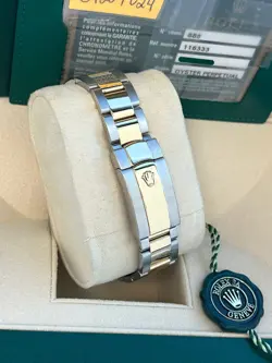 TWO-TONE BLACK ROMAN