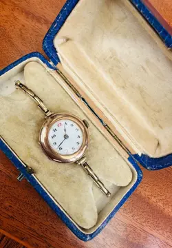 ROLEX 9K GOLD COCKTAIL WATCH FROM 1916, 9K BRACELET, FANCY DIAL, ORIGINAL BOX.