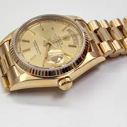 DATE 36 MM