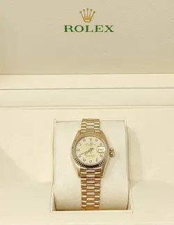 FLUTED BEZEL DIAMOND