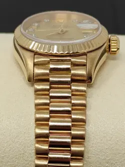FLUTED BEZEL DIAMOND
