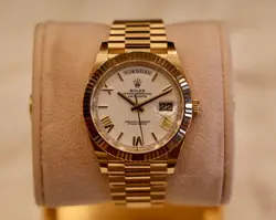 ROLEX DAY-DATE 40 PRESIDENT 228238 WHITE ROMAN YELLOW GOLD COMPLETE SET