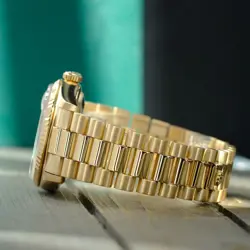 WATCH FACTORY CHAMPAGNE