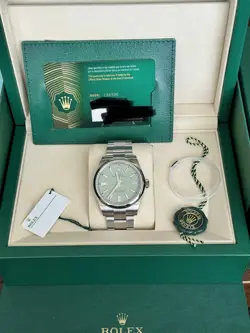 GREEN UNWORN