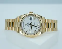 WHITE DIAL 2022