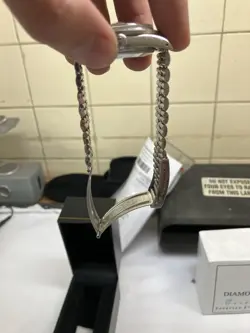 W/ DIAMOND BEZEL