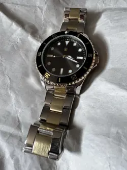MEN'S ROLEX-STYLE WATCH STAINLESS STEEL TWO TONE WITH BLACK DIAL
