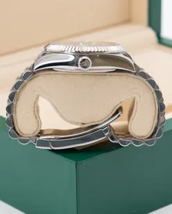 Rolex Sky Dweller 42mm 326934 Black Dial Jubilee