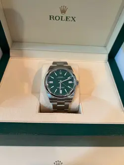 ROLEX GREEN DIAL OYSTER PERPETUAL 124300 41MM STAINLESS STEEL 2024