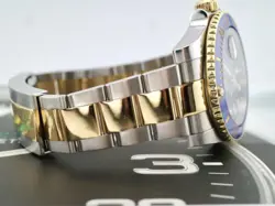 Nice Condition - 18k Bluesy - Rolex Submariner 116613LB - Fully Linked