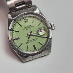 ROLEX DATE 34MM GREEN PISTACHIO DIAL STEEL OYSTER AUTOMATIC WATCH 1501 YEAR 1965