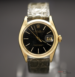 VINTAGE ROLEX DATE REF.1500 14K YELLOW GOLD - 34MM W/ BLACK TROPICAL DIAL #X26