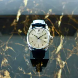 WRISTWATCH IN