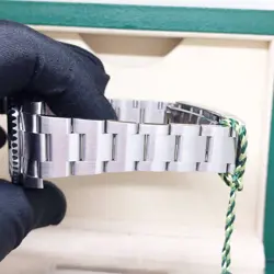 Rolex 40mm Green Dial Green Bezel Submariner Date 116610LV (2020)