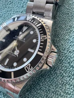 WATCH BLACK