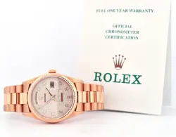 36 WRISTWATCH
