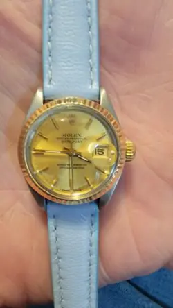 LADIES WATCH ON