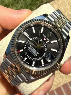 ROLEX SKY-DWELLER 326933 – BLACK DIAL – TWO-TONE JUBILEE – 2021 – FULL SET