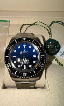 ROLEX SEA-DWELLER JAMES CAMERON 136660 OYSTER BRACELET WITH BLACK BEZEL