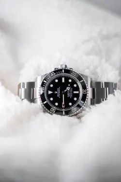 ROLEX SUBMARINER 124060 STEEL OYSTER BRACELET WITH BLACK BEZEL & DIAL