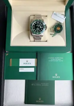 SUBMARINER “HULK” 116610LV