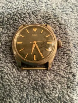 HAND-WINDING WATCH.
