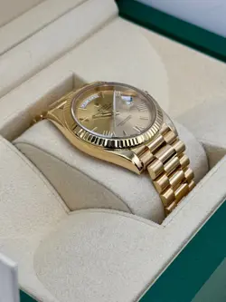 228238 PRESIDENTIAL 18KT