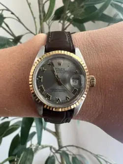 LADIES ROLEX OYSTER PERPETUAL DATEJUST WATCH TWO-TONE 26MM GRAY ROMAN