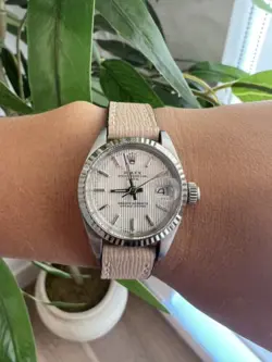 LADIES ROLEX OYSTER PERPETUAL DATEJUST WATCH 26MM SILVER TAPESTRY DIAL
