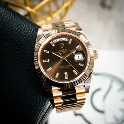 BROWN DIAL DIAMOND