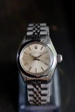 LADIES WATCH!