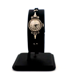 1401 VINTAGE WRISTWATCH