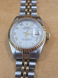 WATCH WITH RARE