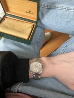 CLASSIC ROLEX DATEJUST 16030 SILVER DIAL ENGINE-TURNED BEZEL