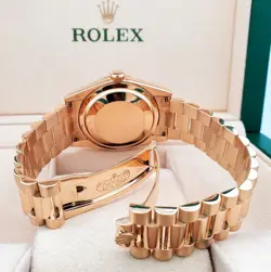 WATCH 118208