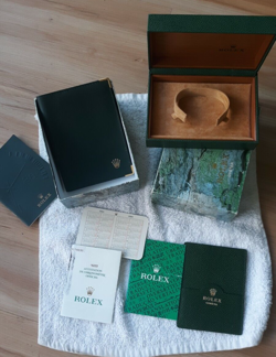 VINTAGE ROLEX 16233 DATEJUST WATCH BOX,Y SERIES COMPLETE BOX AND CERTIFICATE SET