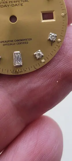 LARGE GOLD DIAMOND