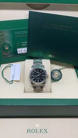 124200 UNWORN FULL