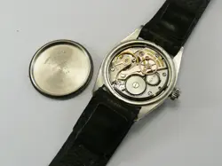MIDSIZE WRISTWATCH