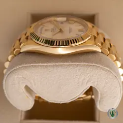 DATE 40 YELLOW