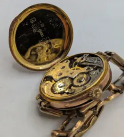 WRISTWATCH WITH 9CT